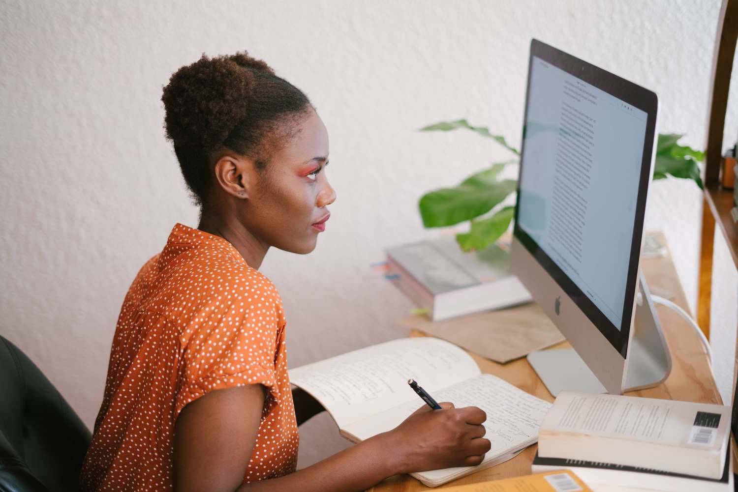adult online course student on her laptop